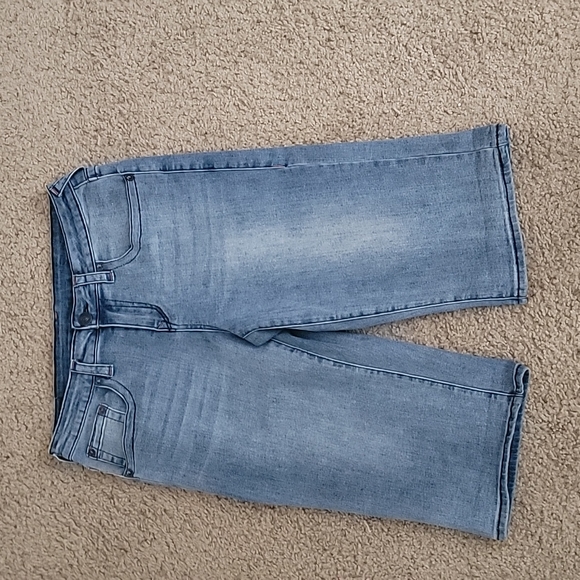 True Religion Shorts - Picture 2 of 3